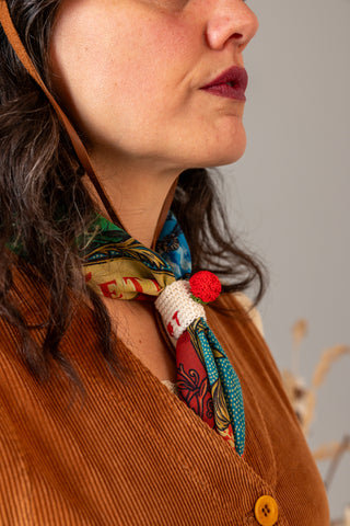 Bandana White Clip Rose